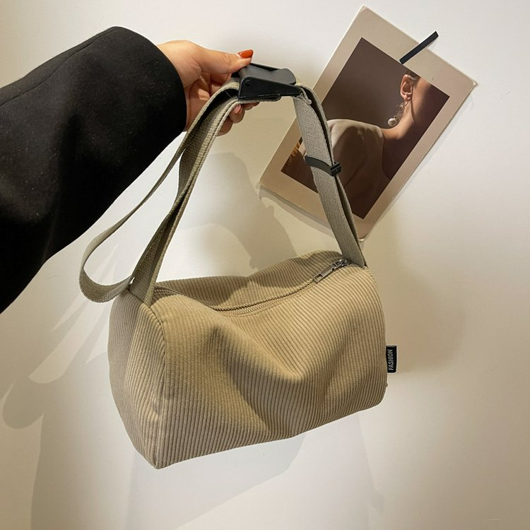 Umhängetasche für Damen ⎜ Schlichte Schultertasche in Cord-Optik mit Reißverschluss und verstellbarem Gurt