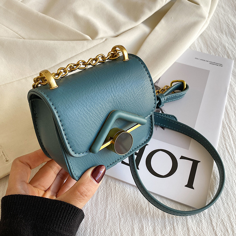 Umhängetasche für Damen ⎜ Elegante Mini-Tasche mit goldenen Details für Alltag und Ausgehen