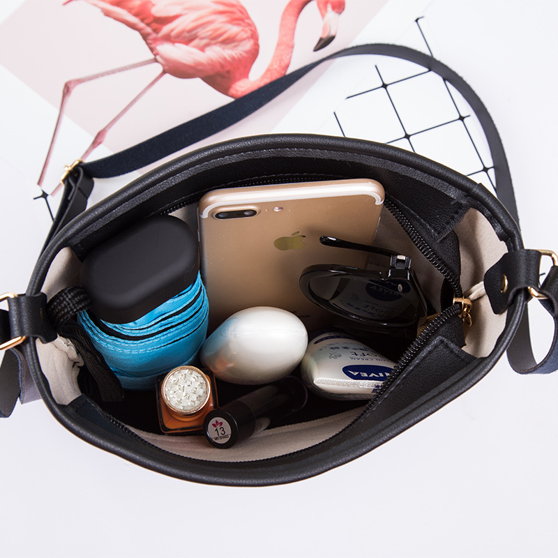 Umhängetasche für Damen ⎜ Schultertasche mit Rautenmuster und Retro-Design für Alltag und Freizeit