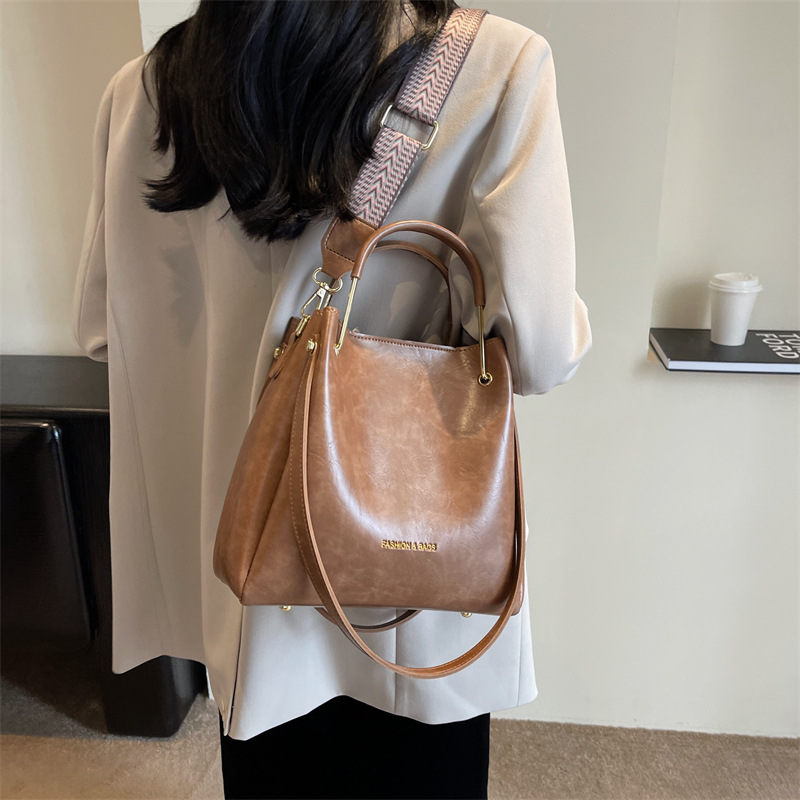 Shopper Tasche für Damen ⎜ Retro Handtasche mit Schulterriemen und viel Stauraum für Alltag und Freizeit
