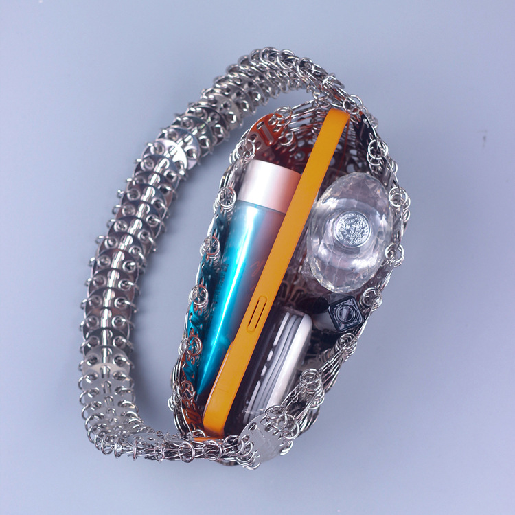 Metallic Schultertasche für Damen ⎜ Handgefertigt mit glänzendem Design für elegante Outfits