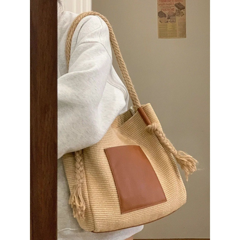 Damen Sommertasche mit Kordelriemen ⎜ Lässige Schultertasche aus Geflecht für Freizeit und Strandtage