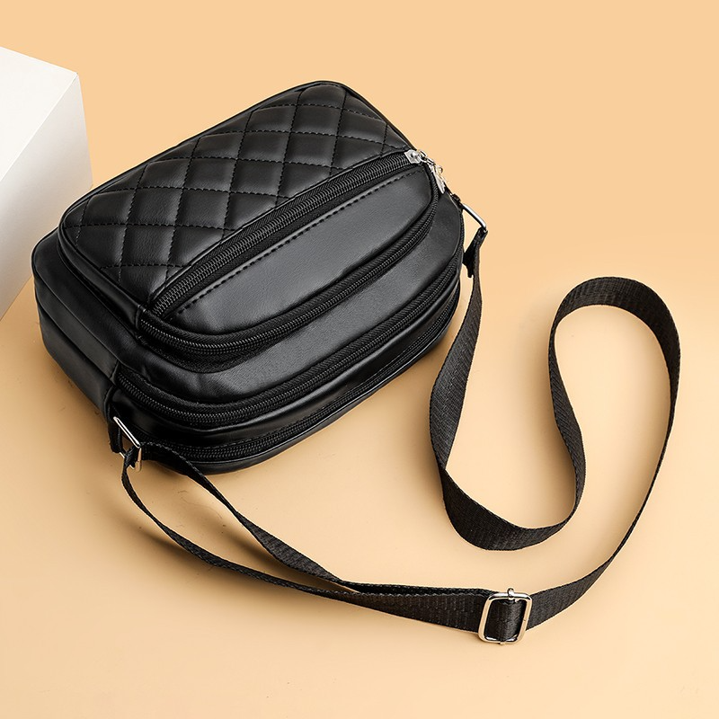 Umhängetasche für Damen ⎜ Kompakte Schultertasche mit Rautensteppung und Reißverschluss für Herbst und Winter