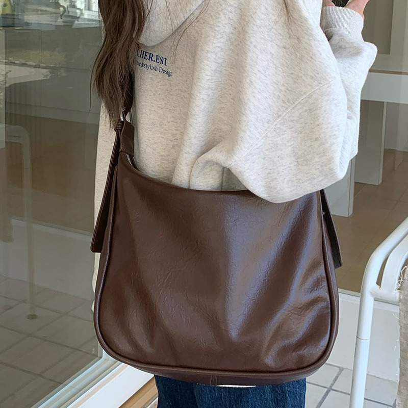 Schultertasche im Retro-Look ⎜ Weiche Alltagstasche für Damen mit Verstellbarem Riemen und Großem Stauraum
