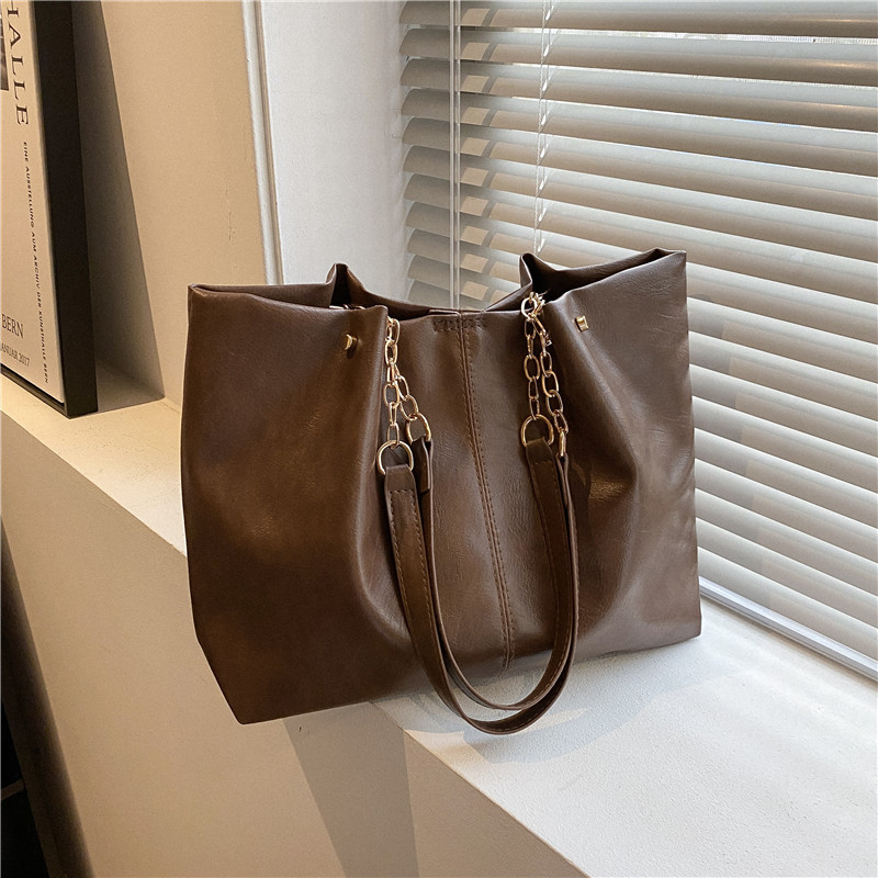 Shopper Tasche mit Kettenriemen ⎜ Große Tragetasche für Damen aus Weichem Material und Viel Stauraum