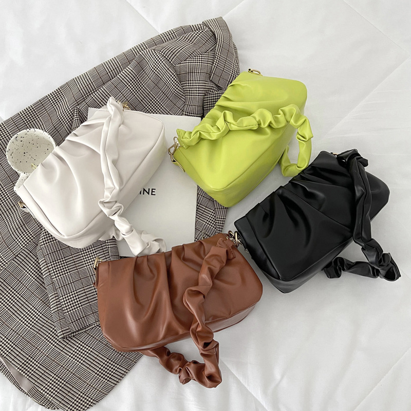 Schultertasche für Damen ⎜ Modische Unterarmtasche mit Falten-Design und weicher Haptik für den Alltag