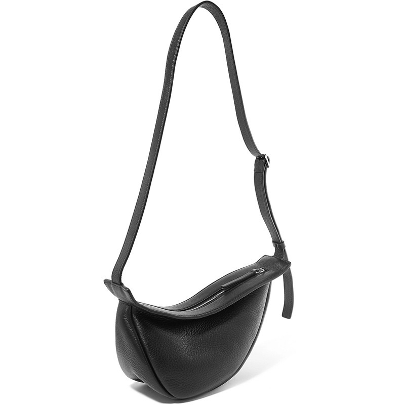 Umhängetasche für Damen ⎜ Weiche Brusttasche aus Lederoptik mit verstellbarem Gurt für Alltag und Reisen