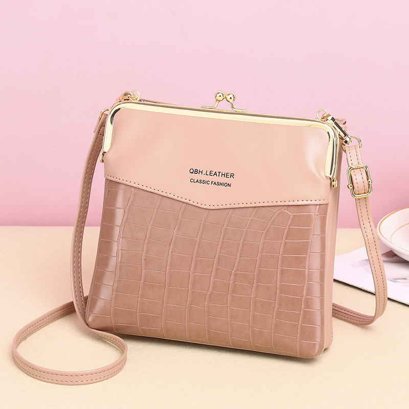 Umhängetasche für Damen im Retro-Stil ⎜ Schultertasche mit Krokoprägung und Metallverschluss für Alltag und Ausgehen