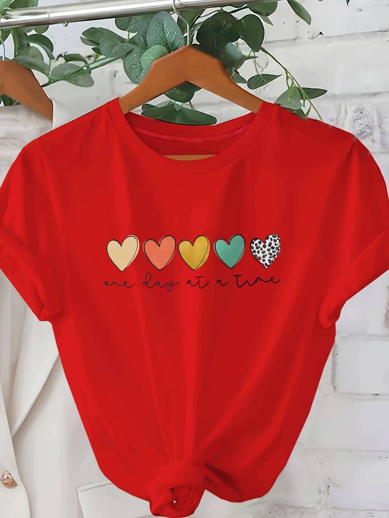 Evie - T-Shirt mit Herz-Buchstaben-Print und Rundhalsausschnitt