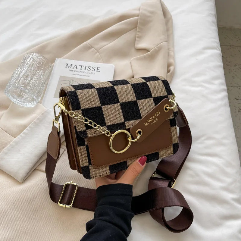 Umhängetasche für Damen ⎜ Stylische Outdoor-Tasche mit Karomuster und breitem Schultergurt für Alltag und Freizeit