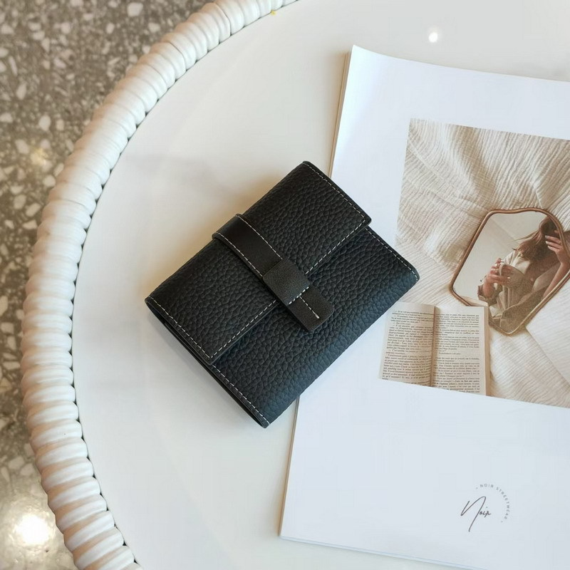Damen Geldbörse aus Echtleder ⎜ Kurze Brieftasche mit Farbkontrast und mehreren Kartenfächern für den Alltag