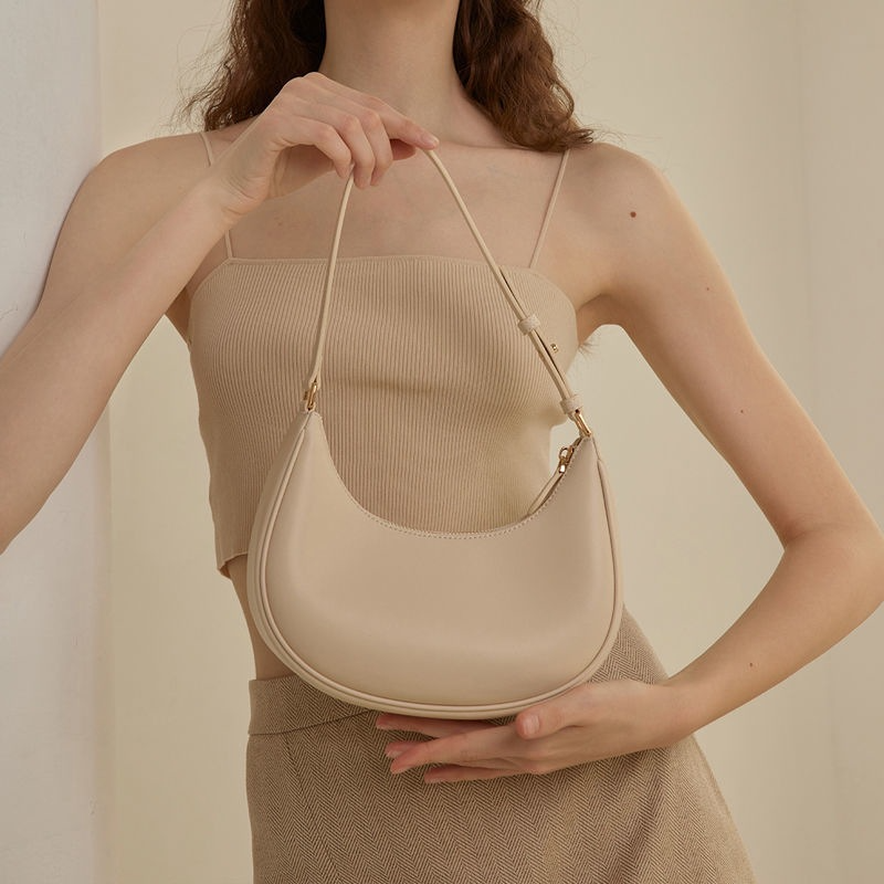 Umhängetasche für Damen ⎜ Modische Schultertasche im minimalistischen Design mit verstellbarem Trageriemen