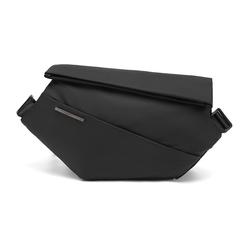 Sportliche Umhängetasche für Herren ⎜ Multifunktionale Fitness-Brusttasche im modernen Design