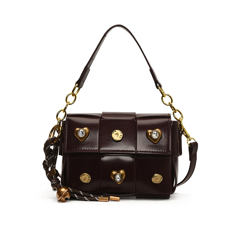 Umhängetasche für Damen ⎜ Kleine Schultertasche mit Nieten und Herzdetails für stilvolle Outfits
