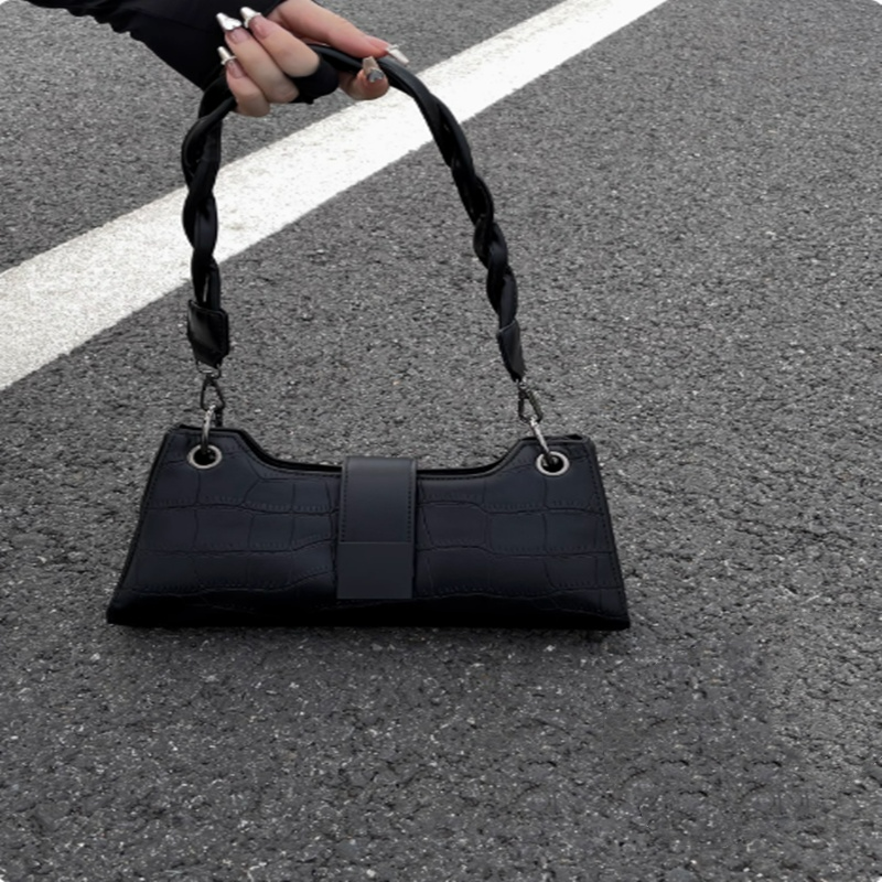 Damen Schultertasche Im Baguette-Stil ⎜ Elegante Handtasche Mit Kroko-Optik Und Geflochtenem Trageriemen