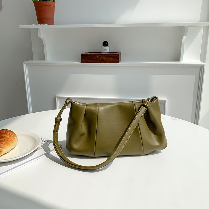Schultertasche für Damen ⎜ Modische Unterarmtasche mit Reißverschluss und Falten-Design für Alltag und Ausgehen