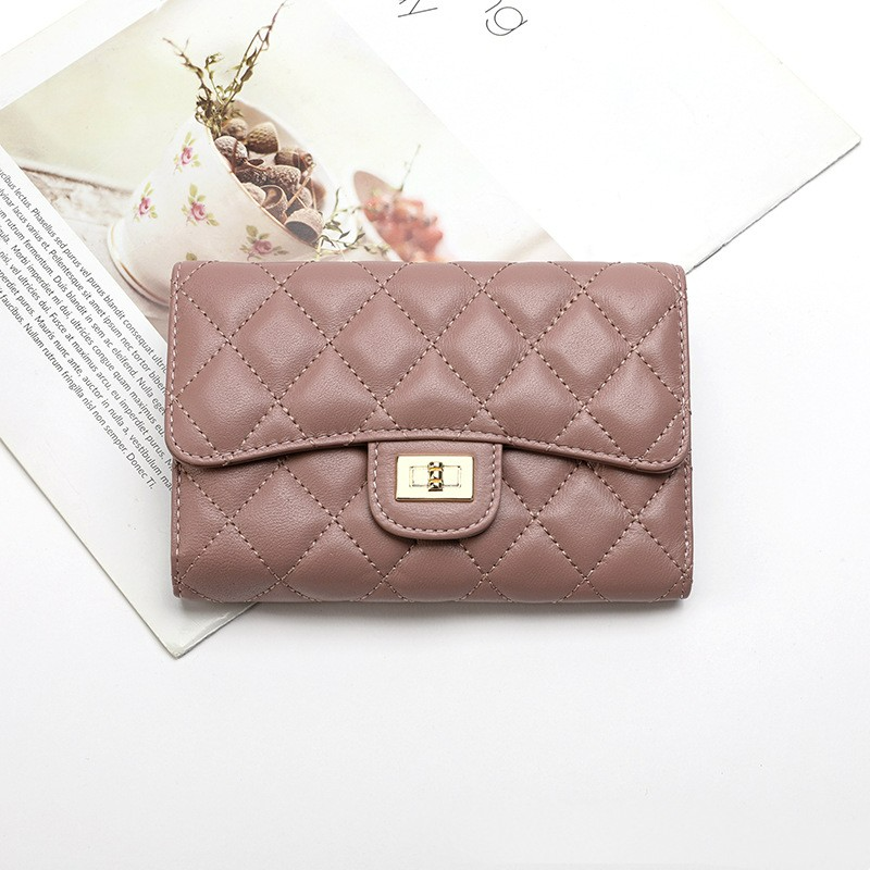 Damen Geldbörse mit Steppdesign ⎜ Kompakte Brieftasche aus weichem Leder mit Drehverschluss und Kartenfächern