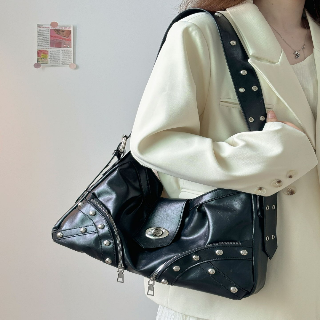 Schultertasche für Damen ⎜ Retro Biker-Bag mit Nieten und Reißverschlüssen für lässige Outfits und Alltag