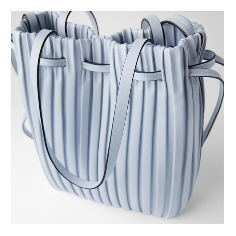 Schultertasche für Damen ⎜ Modische Beuteltasche mit Faltenoptik und großem Stauraum für unterwegs