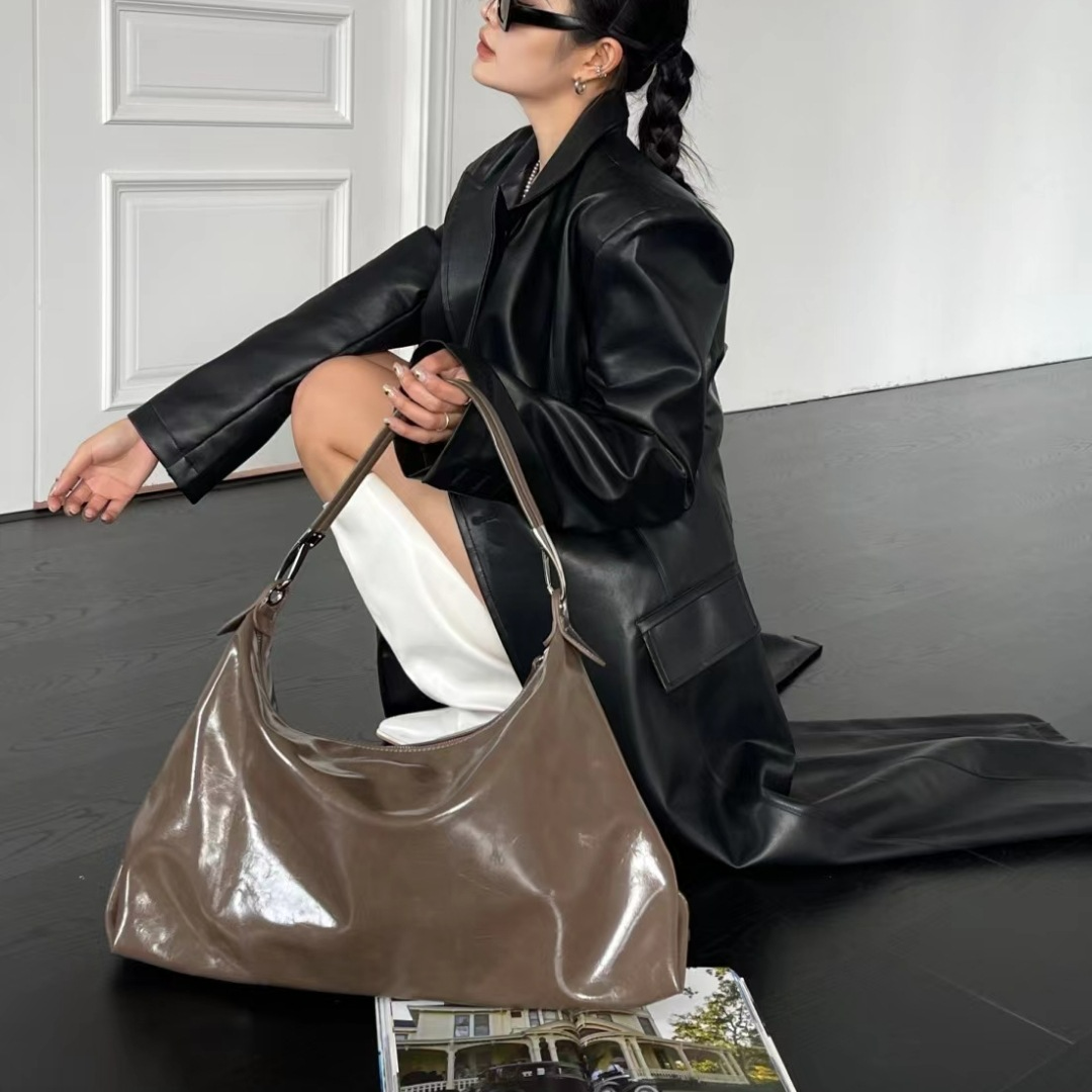 Damen Schultertasche ⎜ Elegante Großraum-Tasche mit Weicher Oberfläche und Vielseitigem Tragekomfort