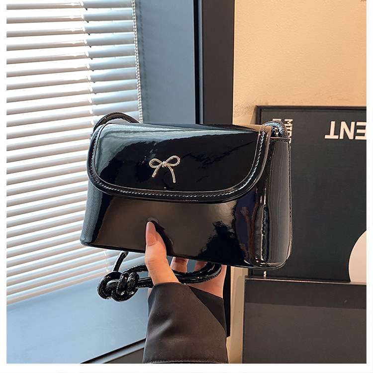 Damen Umhängetasche ⎜ Vielseitige Tasche mit Schleifendetail für Alltag und Freizeit