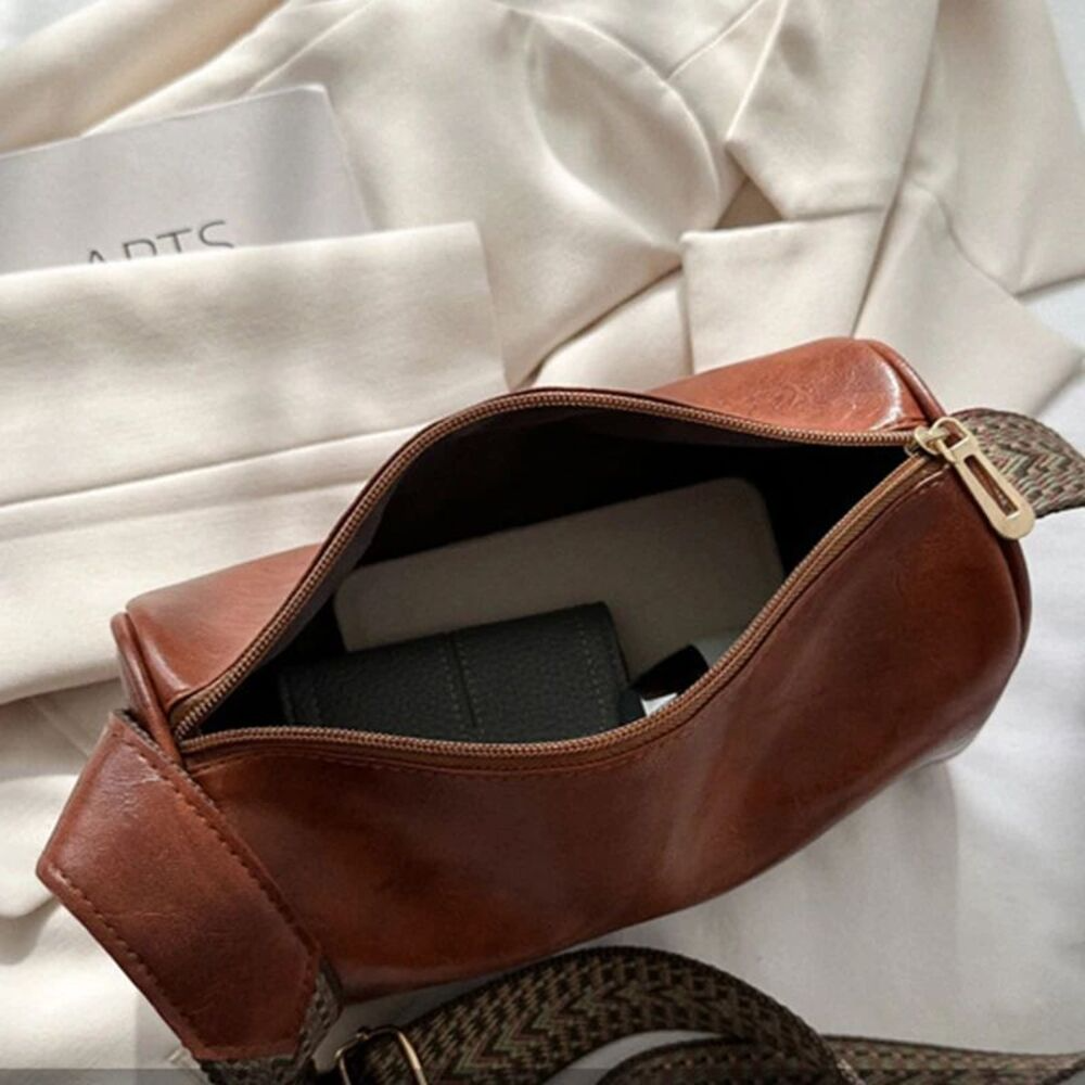 Umhängetasche für Damen ⎜ Kleine Vintage-Tasche aus Kunstleder mit breitem Gurt für Alltag und Freizeit