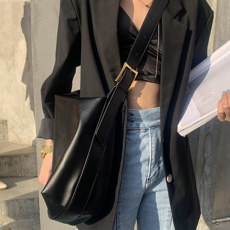 Crossbody Bag für Damen mit viel Stauraum ⎜ Schlichte Umhängetasche für Alltag, Reisen und City-Outfits