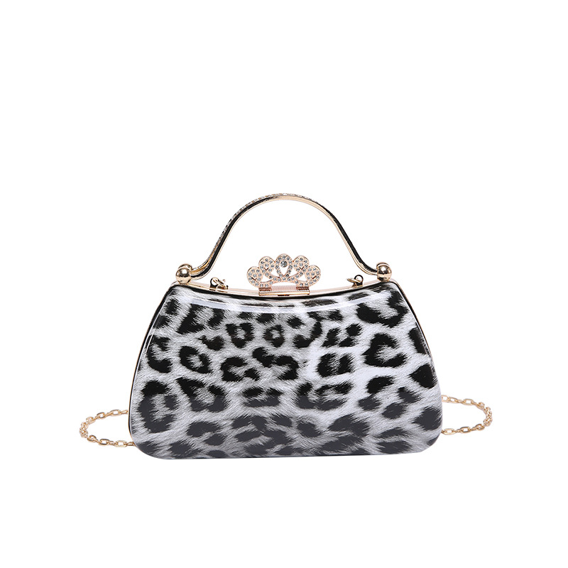 Abendtasche für Damen ⎜ Retro Clutch mit Leopardenmuster und Kettenriemen für elegante Auftritte