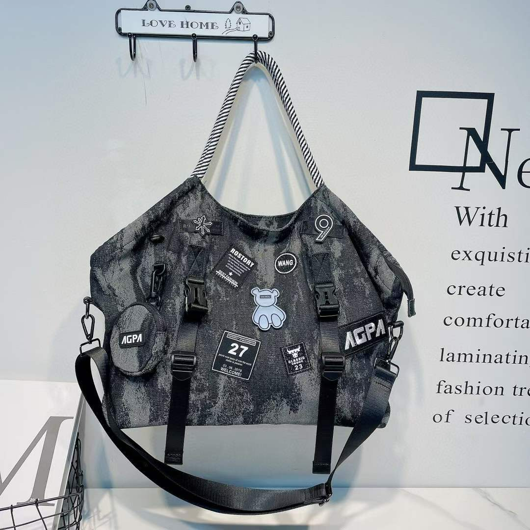 Shopper Tasche für Damen ⎜ Große Schultertasche aus wasserabweisendem Mesh-Nylon mit Applikationen für Alltag und Reisen