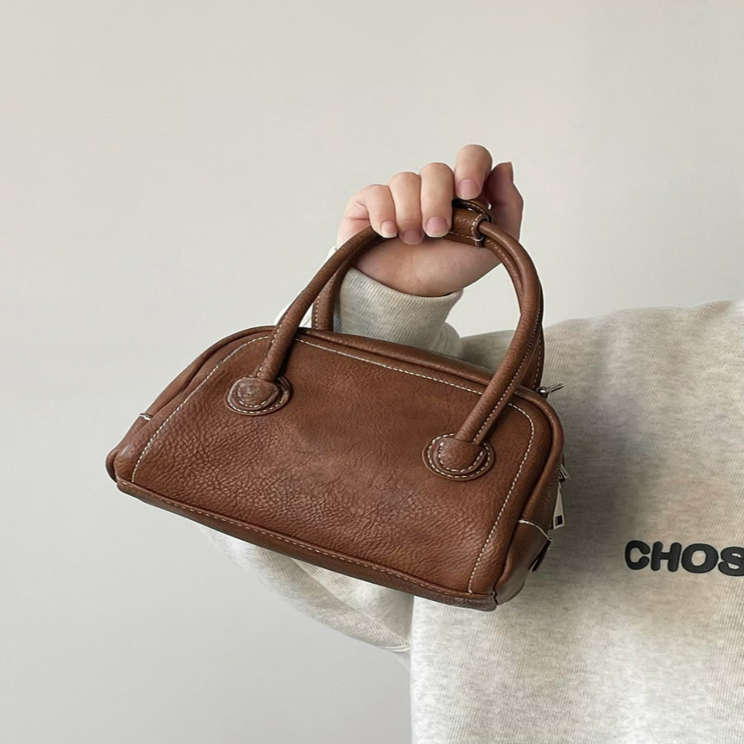 Damen Handtasche mit Schultergurt ⎜ Kompakte Bowling Bag aus Leder für Freizeit und Alltag