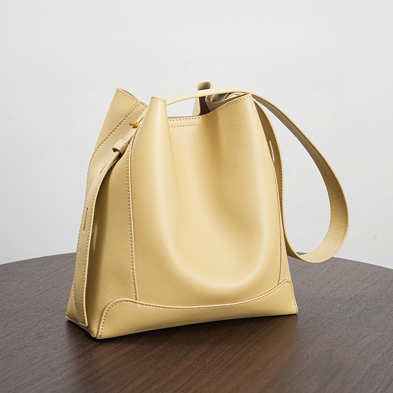 Damen Schultertasche Aus Leder ⎜ Geräumige Bucket Bag Mit Verstellbarem Trageriemen