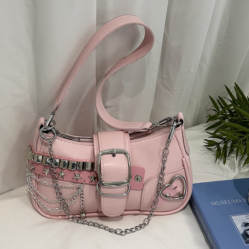 Schultertasche für Damen ⎜ Stylische Underarm-Bag mit Ketten, Sternnieten und Gürteldetail für trendige Outfits