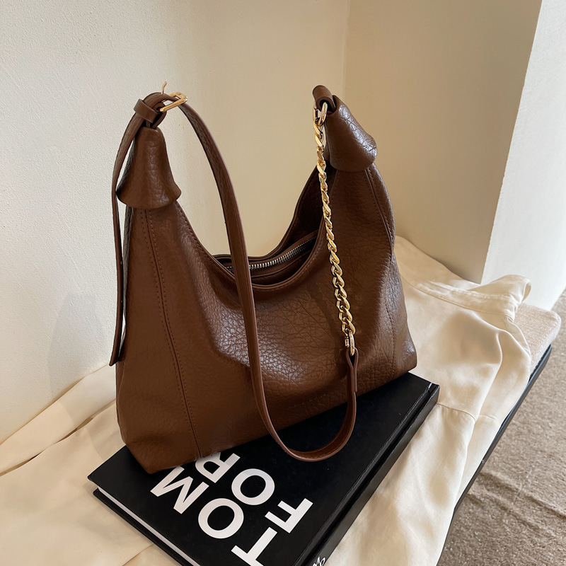 Damen Schultertasche aus Leder ⎜ Elegante Hobo Bag mit Kette für Alltag und Büro