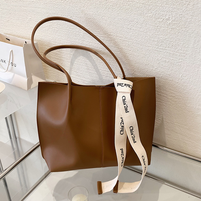 Shopper Tasche für Damen ⎜ Schlichtes Design mit Schulterriemen für Alltag und Büro