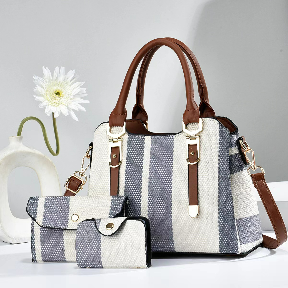 Handtaschen-Set für Damen ⎜ Große Umhängetasche mit Kontrastdesign und passendem Portemonnaie für den Alltag