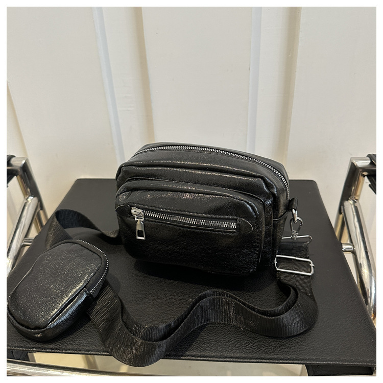 Umhängetasche für Damen ⎜ Kompakte Schultertasche mit breitem Trageriemen für Alltag, Büro und Freizeitlooks