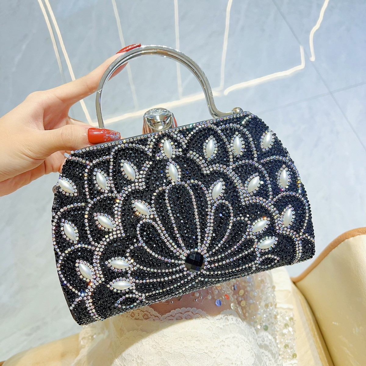 Damen Clutch Tasche ⎜ Elegante Handtasche mit Strass und Perlen für Abend und Events