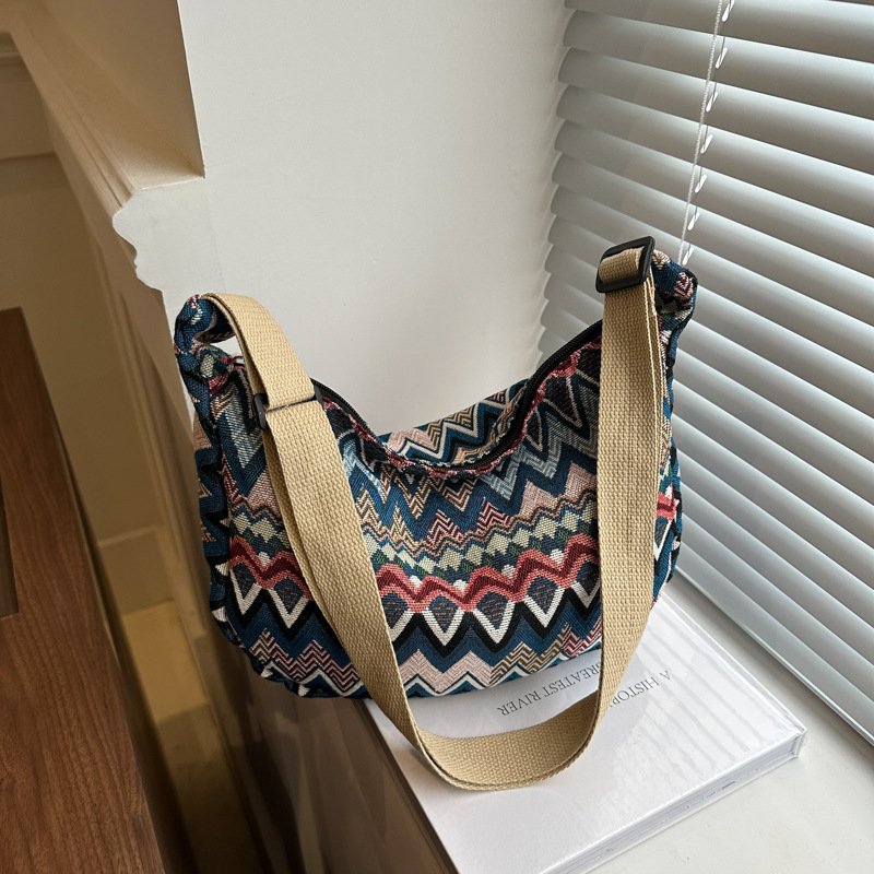 Damen Schultertasche ⎜ Geräumige Umhängetasche mit Ethno-Muster und Breitem Tragegurt