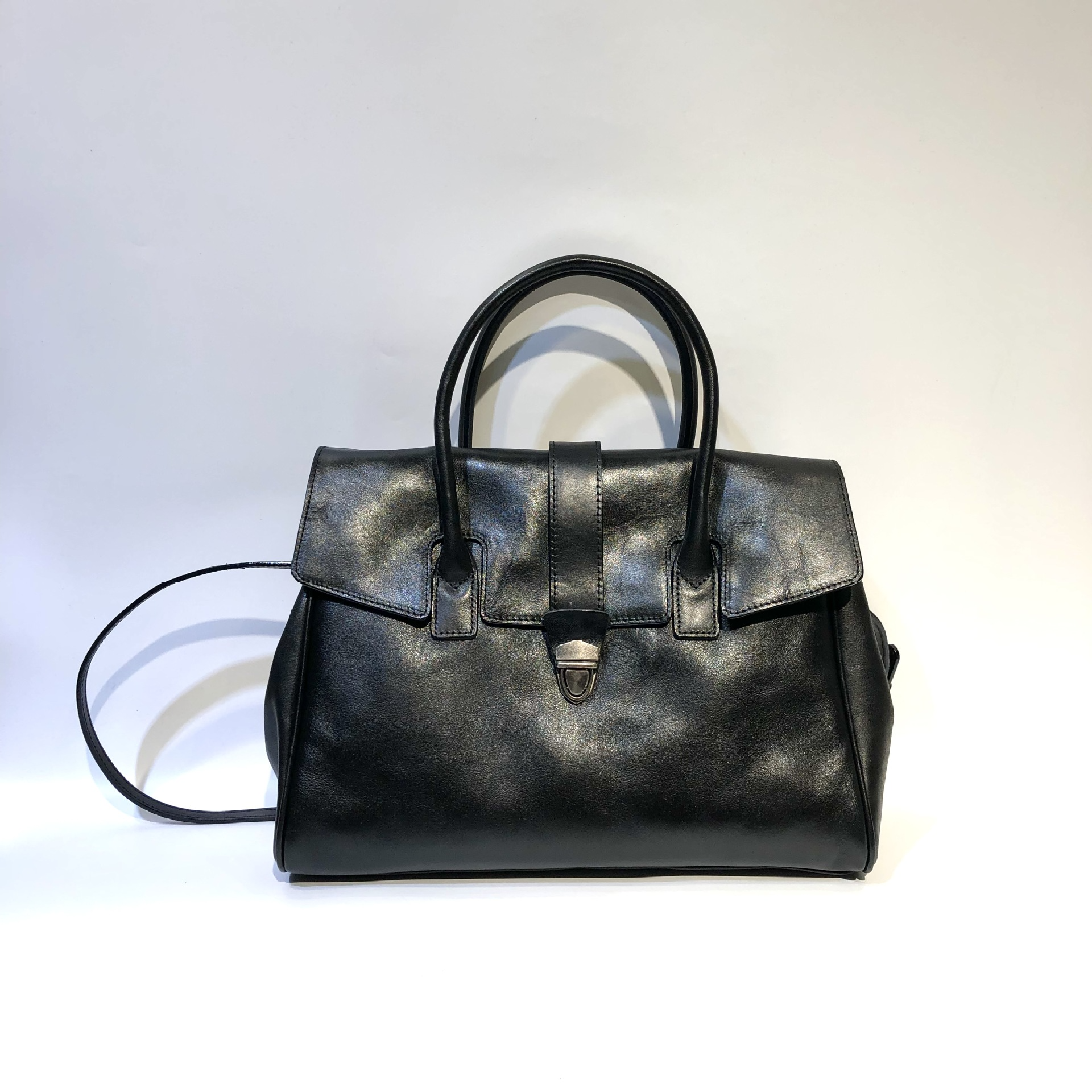 Damen Handtasche aus Echtleder ⎜ Elegante Tragetasche im Retro-Stil mit großem Hauptfach für Alltag und Büro