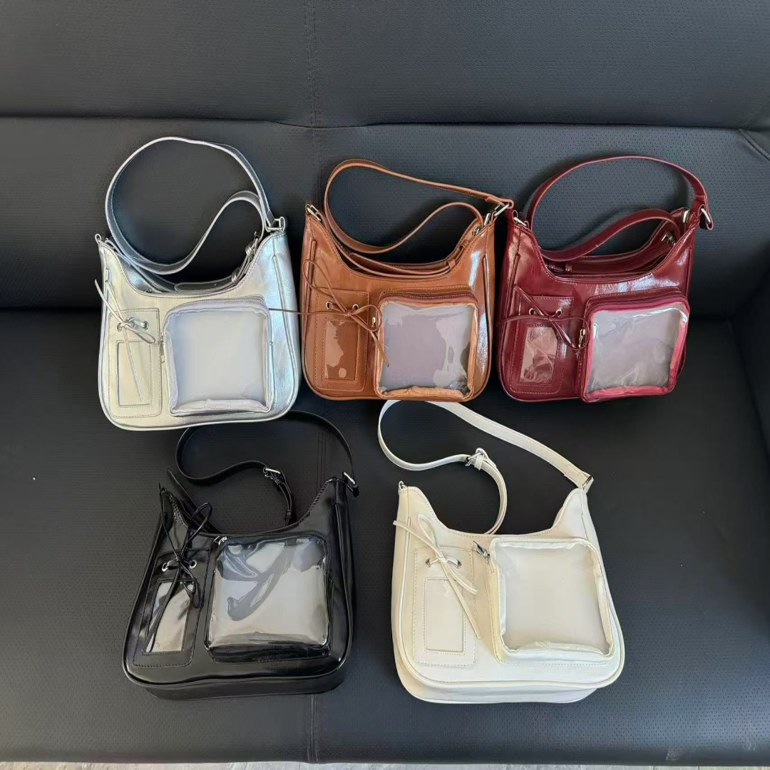 Schultertasche für Damen ⎜ Transparente Umhängetasche mit Sichtfenster zur Personalisierung und Deko-Anhängern