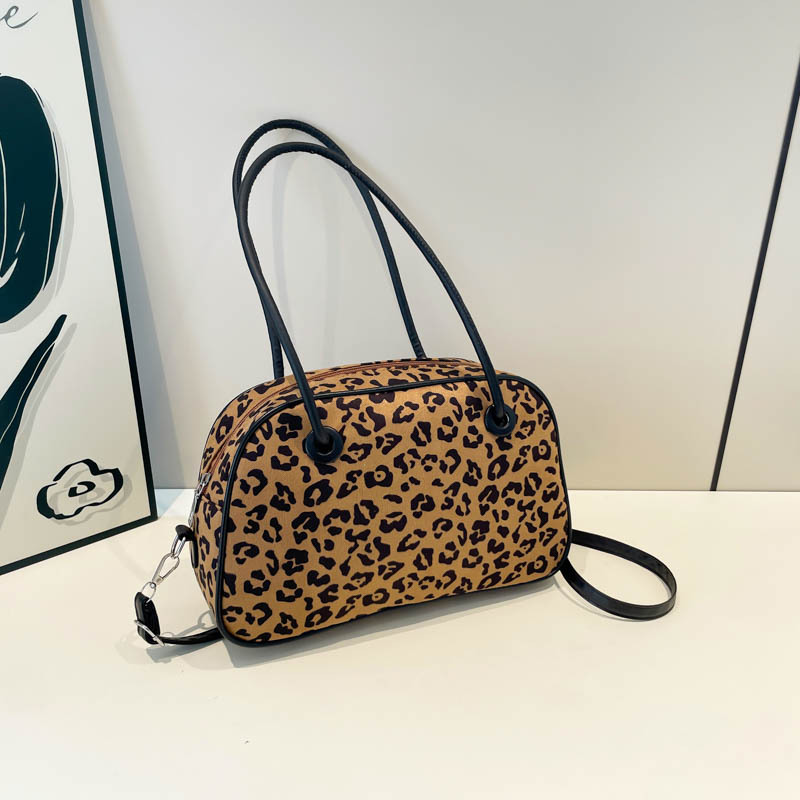 Bowlingtasche für Damen ⎜ Handtasche mit Leopardenmuster im Vintage-Stil für Alltag und Freizeit