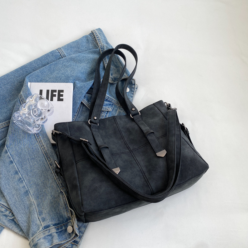 Damen Tragetasche in Lederoptik ⎜ Lässige Handtasche mit viel Stauraum für Alltag und Büro