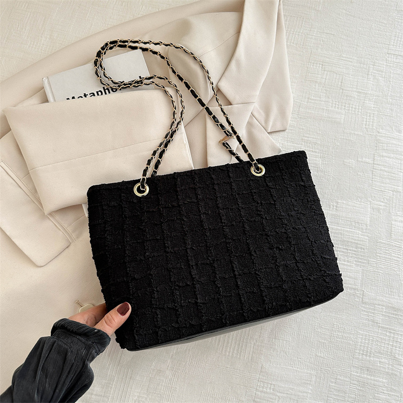 Schultertasche für Damen ⎜ Elegante Handtasche mit Kettenriemen und großem Stauraum für Alltag und Büro