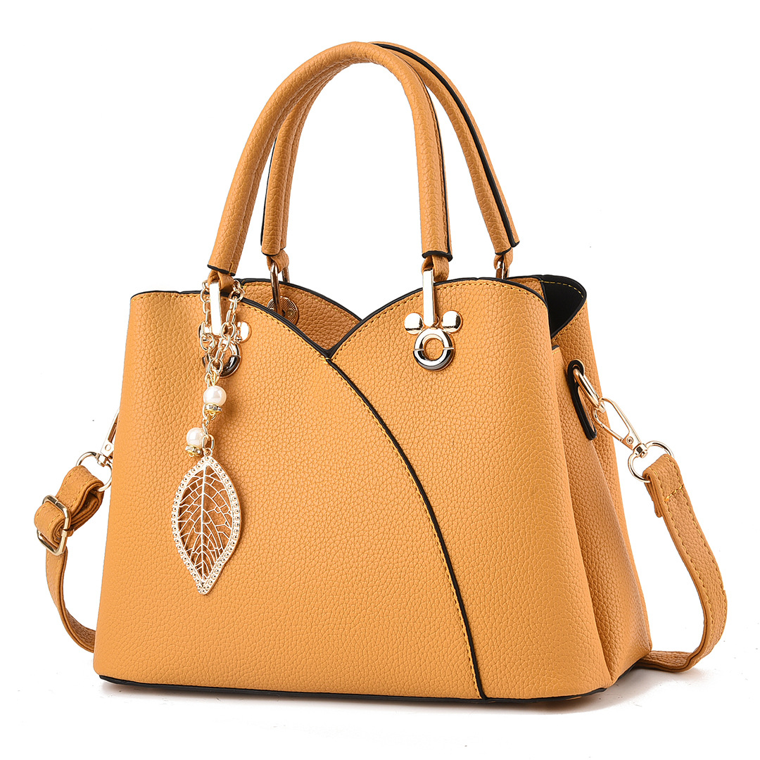 Elegante Damentasche ⎜ Vielseitige Handtasche mit goldenen Akzenten und stilvollem Blattanhänger