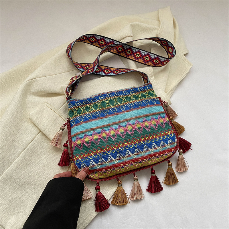 Umhängetasche für Damen ⎜ Bunte Schultertasche im Retro-Stil mit Quasten für Freizeit und Festivals