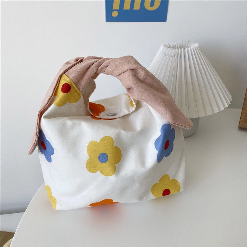 Lunchbag im Japanischen Stil ⎜ Praktische Tasche mit verspielten Hasenohren und fröhlichem Blumenmuster