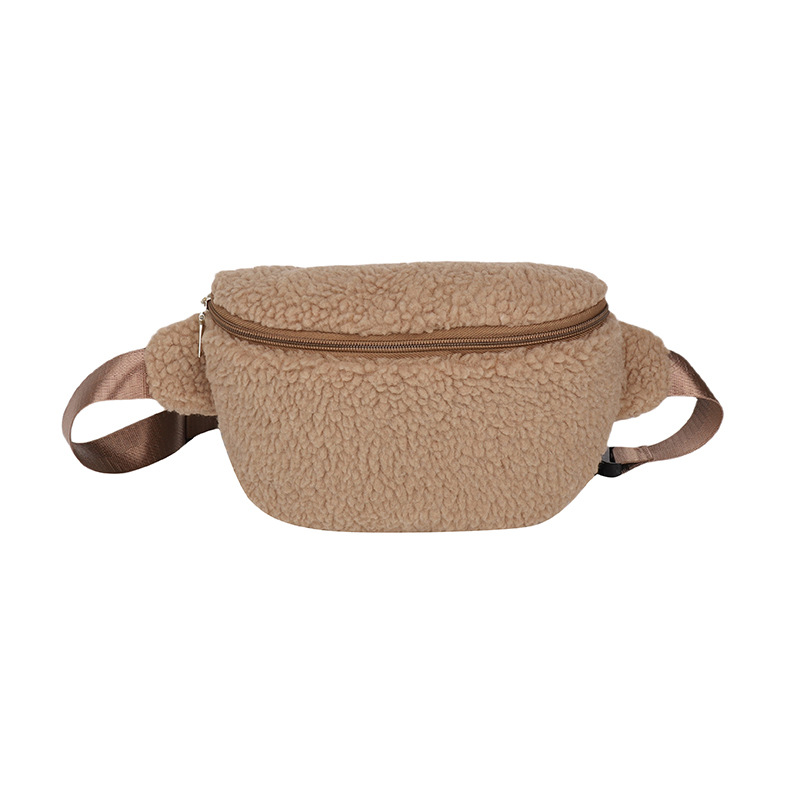 Umhängetasche für Damen ⎜ Kuschelige Lammwoll-Tasche im lässigen Design mit verstellbarem Gurt