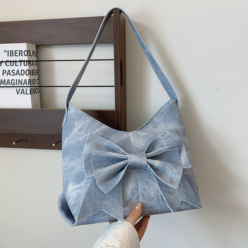 Umhängetasche für Damen ⎜ Modische Schultertasche mit großer Schleife und viel Stauraum für Alltag und Freizeit