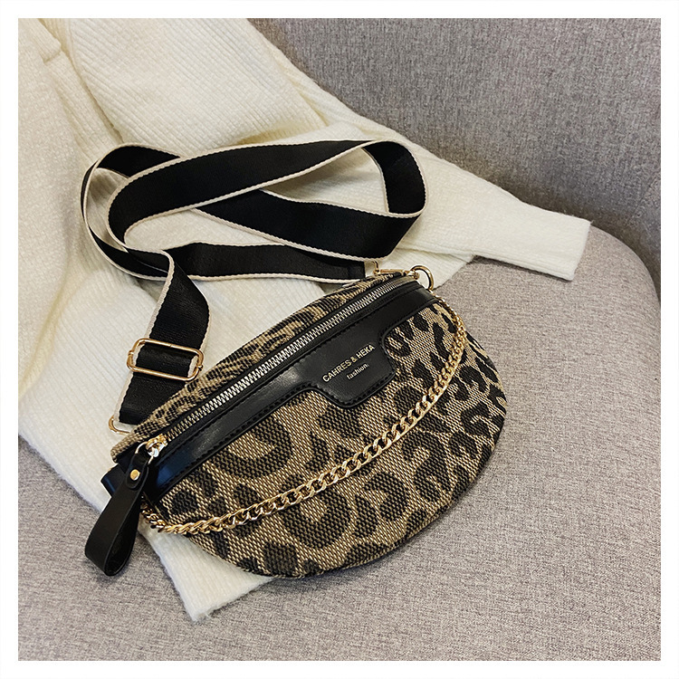 Umhängetasche für Damen ⎜ Modische Schultertasche mit Leopardenmuster und breitem Tragegurt