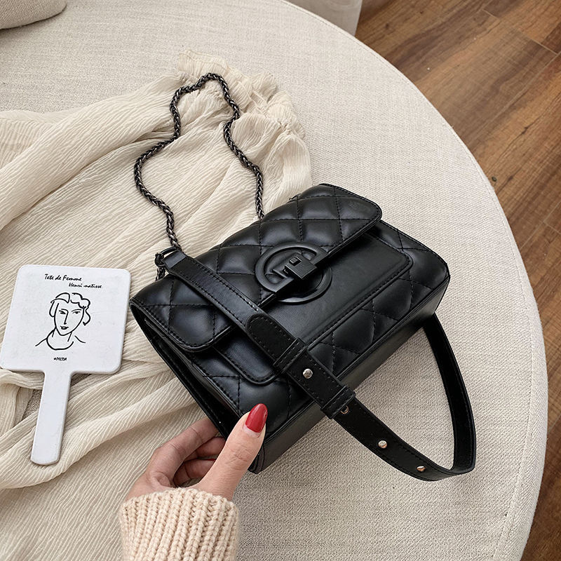 Umhängetasche für Damen ⎜ Elegante Kettentasche mit Steppmuster für stilvolle Auftritte im Alltag und am Abend